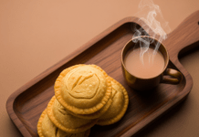 Paneer Puff Madness: The Flaky Snack That Took Over My Weekend